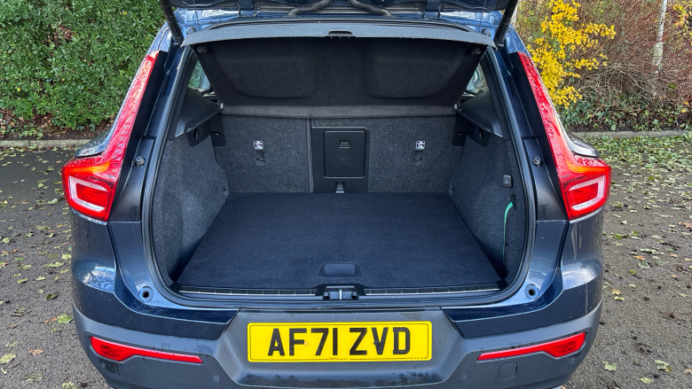 Volvo Xc40 2.0 B4P Inscription Pro 5dr Auto [7 speed] Petrol Estate